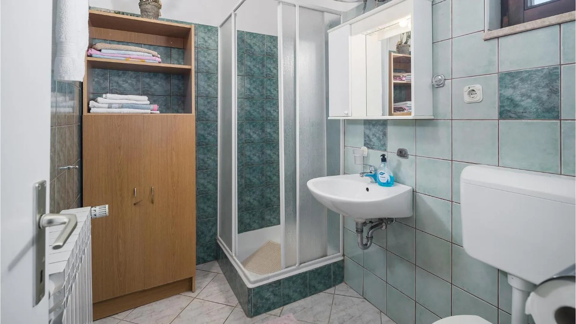 Awesome Apartment In Porec With Kitchen 0*,