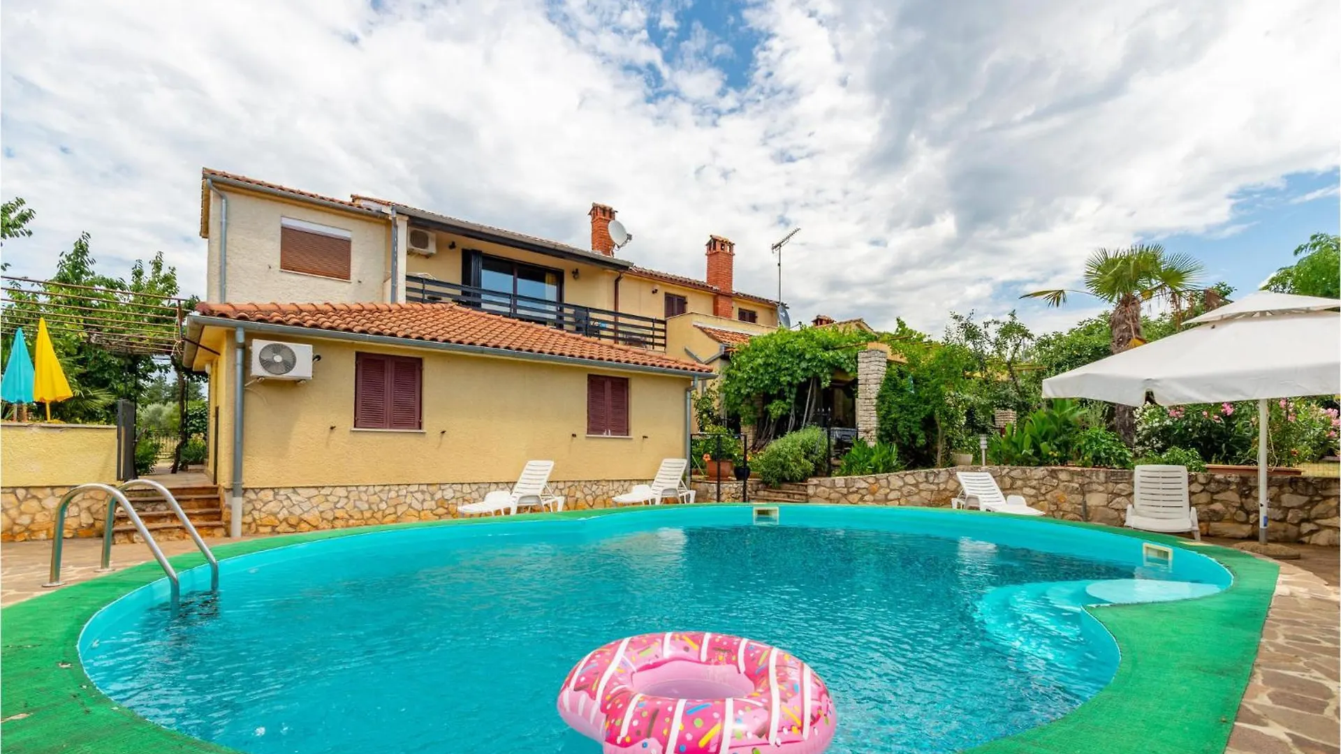 Awesome Apartment In Porec With Kitchen Κροατία