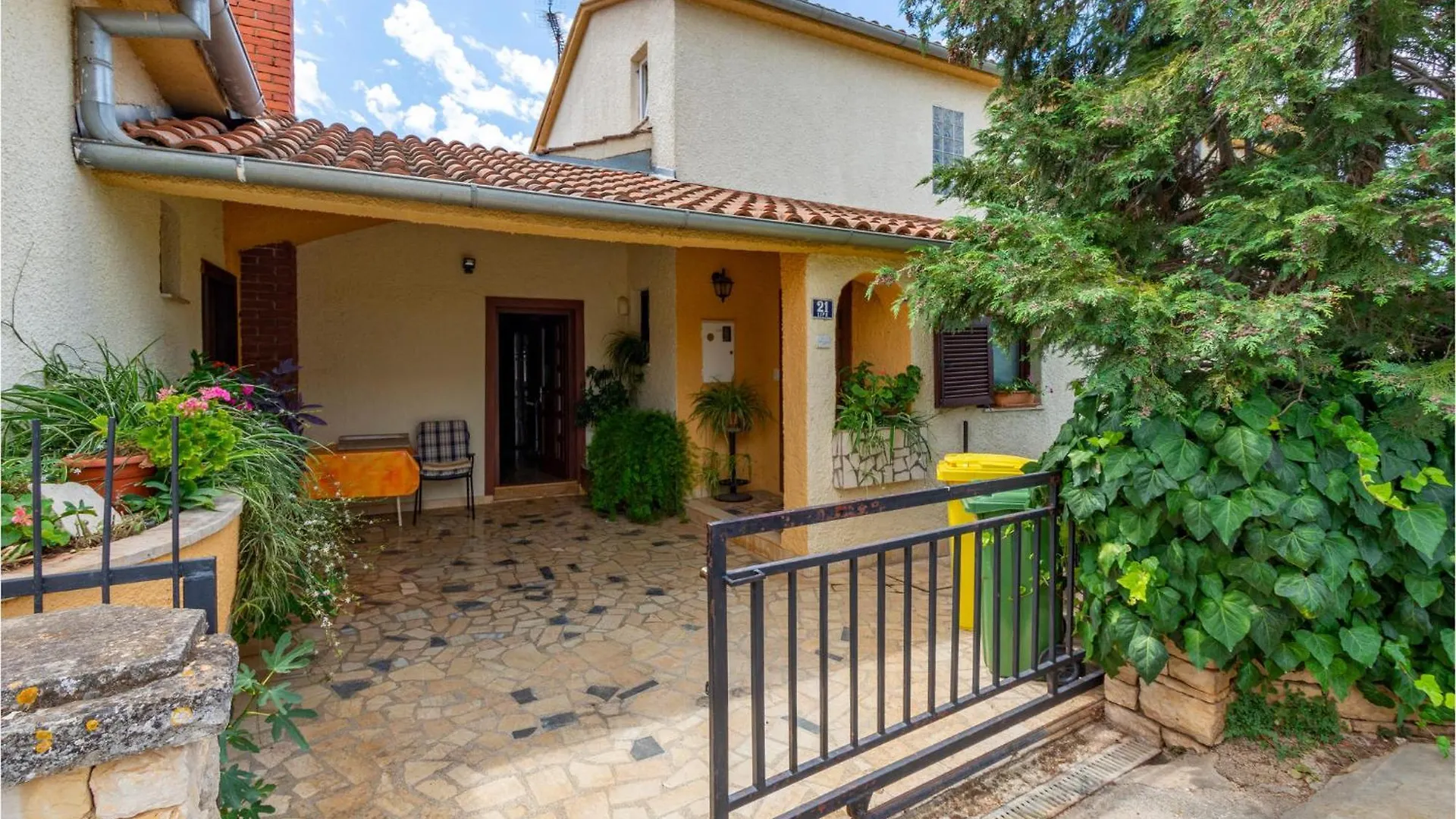 Awesome Apartment In Porec With Kitchen